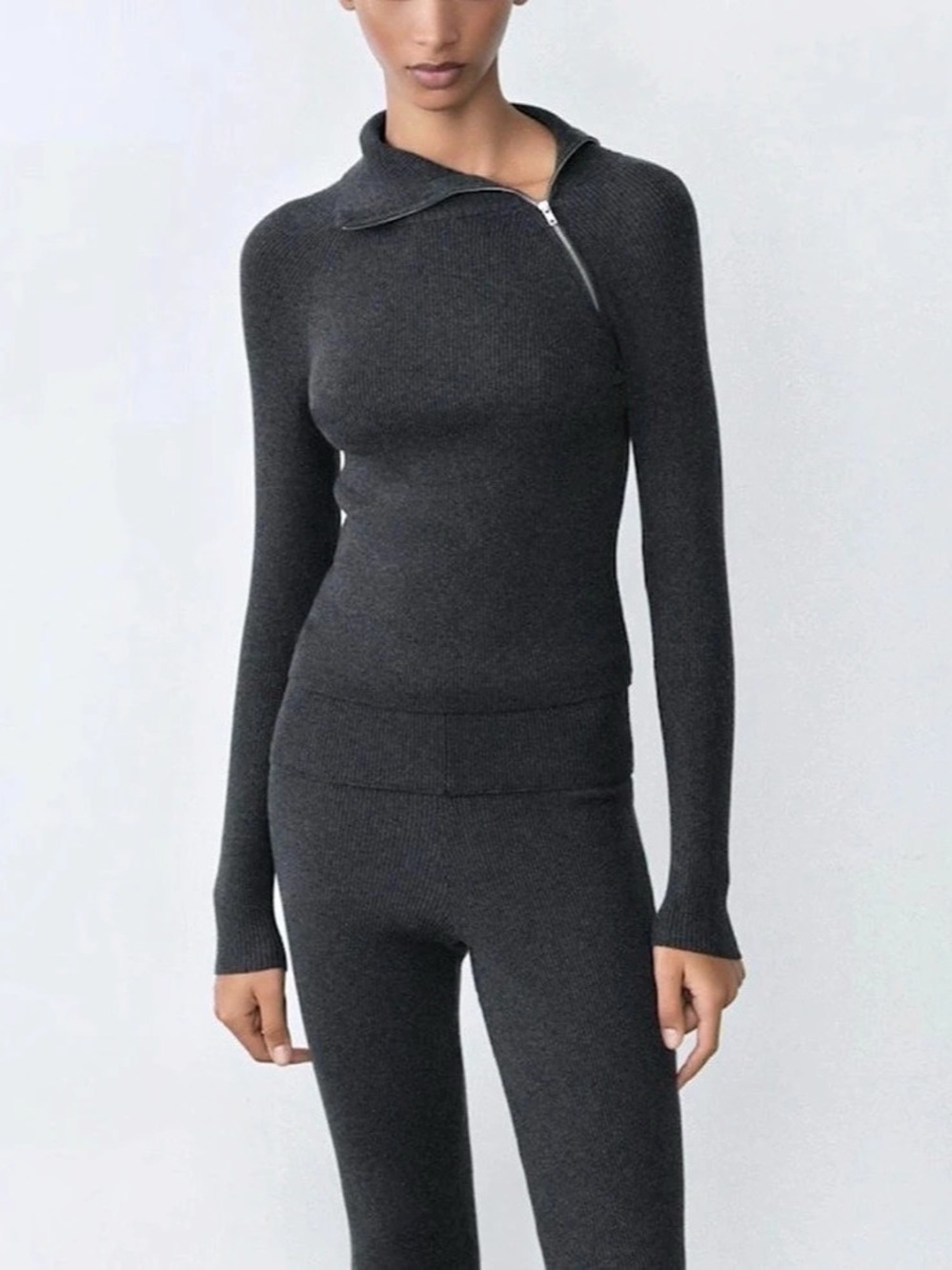 Ribbed turtleneck with zipper